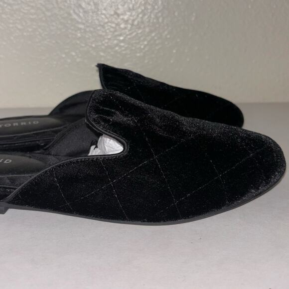 Torrid Black Velvet Quilted Mules Slip On flats Women's Size 7.5W (Wide) - Picture 8 of 16